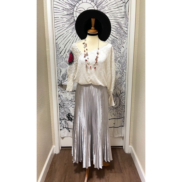 π Beautiful rose shoulder knit top - Picture 11 of 14